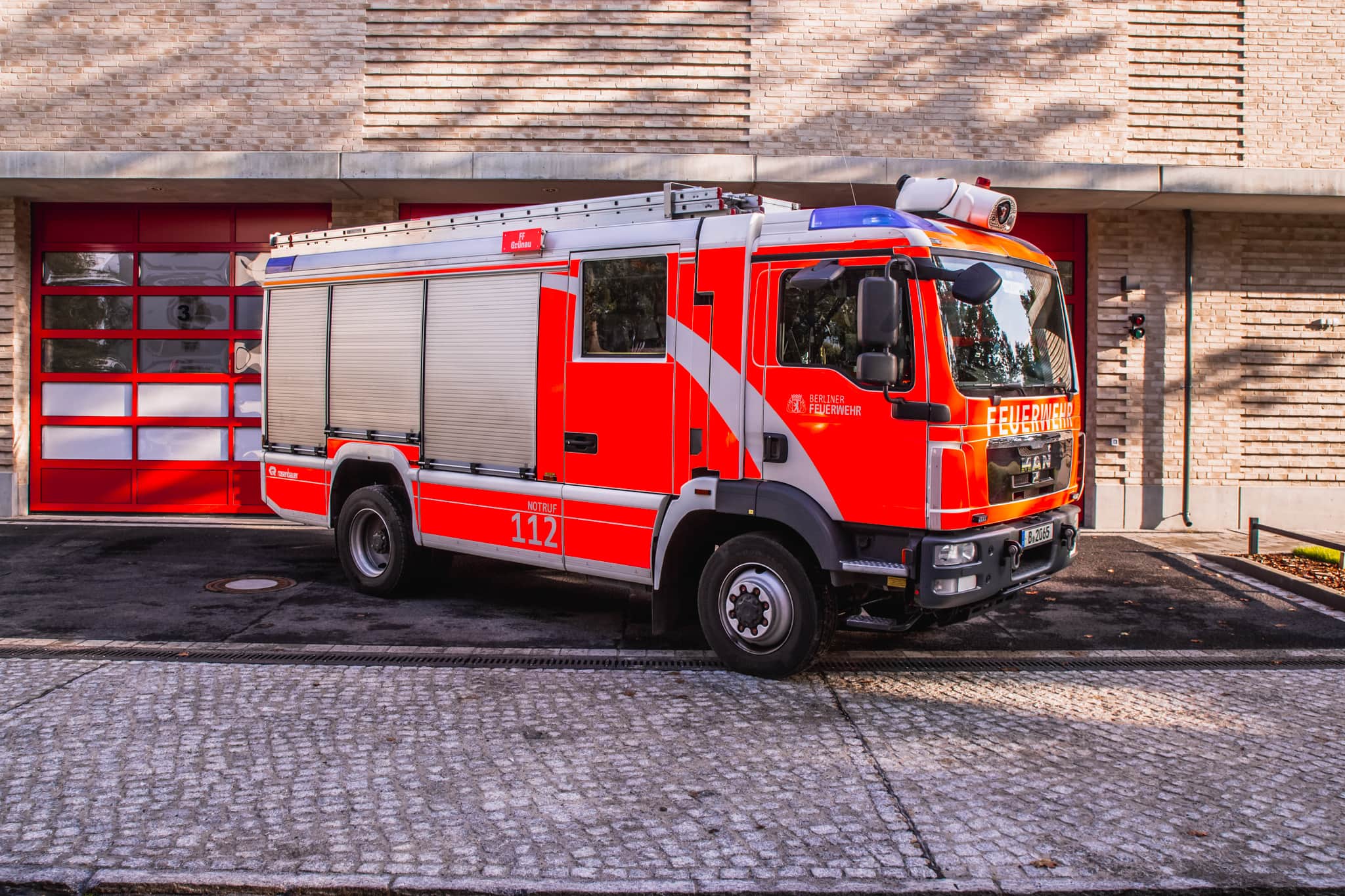 Lösch- und Hilfeleistungsfahrzeug LHF 20 / 12